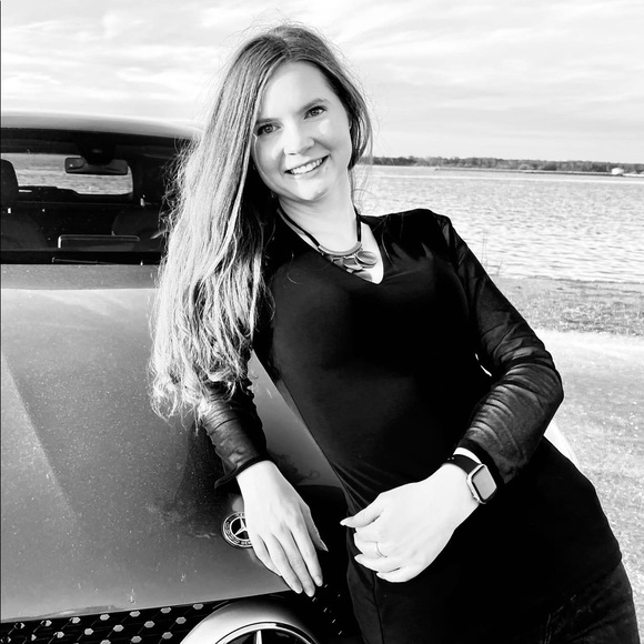 Meet your Posher, Layne - Picture 3 of 3